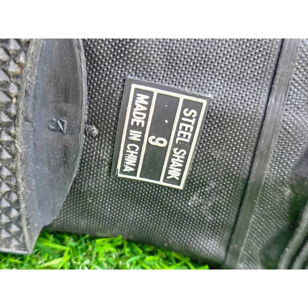 SERVIS Thermolite Cold Weather Steel Toe Work Boots, Men’s Size 9